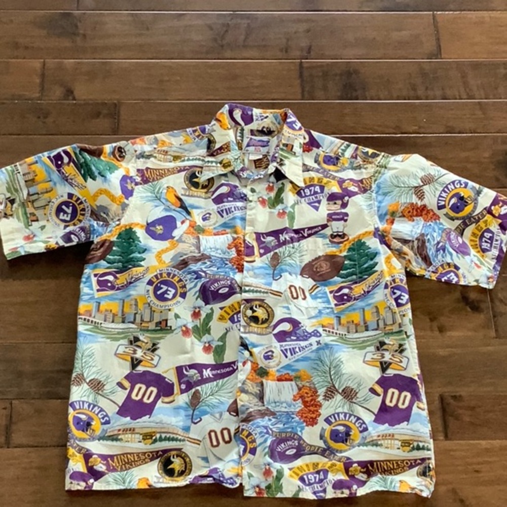 Reyn Spooner NFL Vikings Short Sleeve Hawaiian Shirt - Large (L)